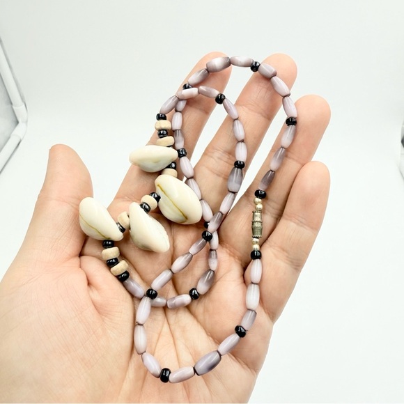 Vintage 80s Cat’s Eye Beads Cowrie Shell Necklace - Picture 7 of 10